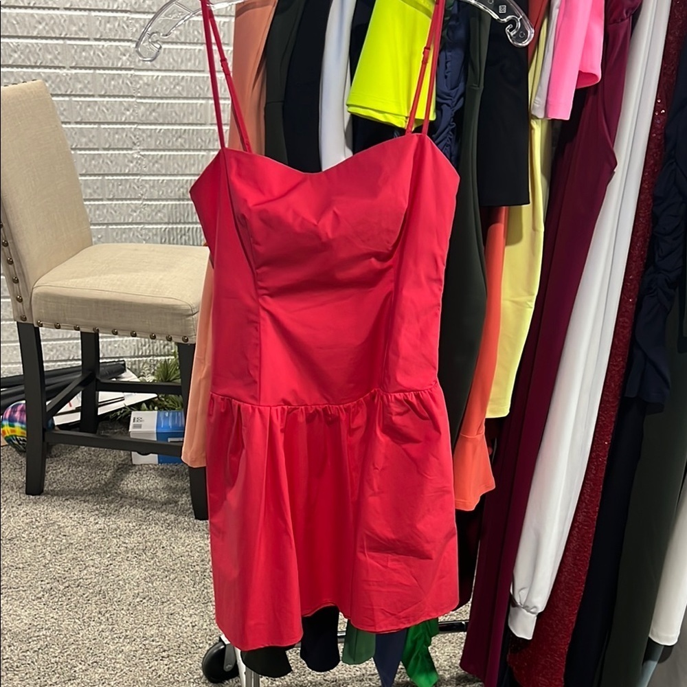 Susana Monaco Poplin in Perfect Red (0209) - Picture 2 of 4